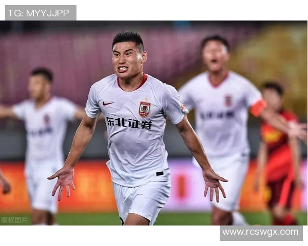 火箭队加时赛中姚明的精彩表现引发球迷热议与怀旧情怀 火箭队加时赛中姚明的精彩表现引发球迷热议与怀旧情怀