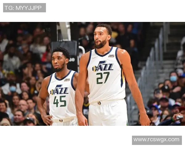 爵士逆转战胜独行侠,米切尔决胜21分成英雄